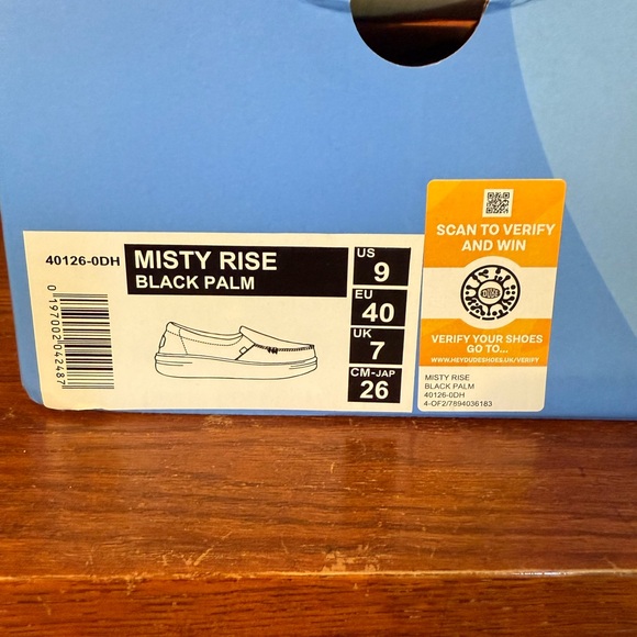 Hey Dude Misty Rise Black and White Women’s Slip-On Shoes size 9. - Picture 9 of 9